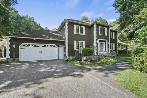 12 Poppy Ln, Dracut, MA 01826
