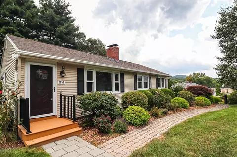 1059 Overlook Dr, Palmer, MA 01069
