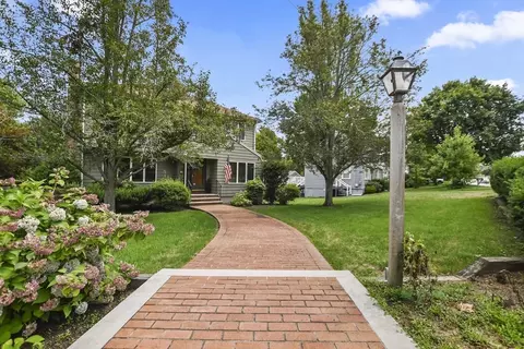 146 Winn St, Burlington, MA 01803