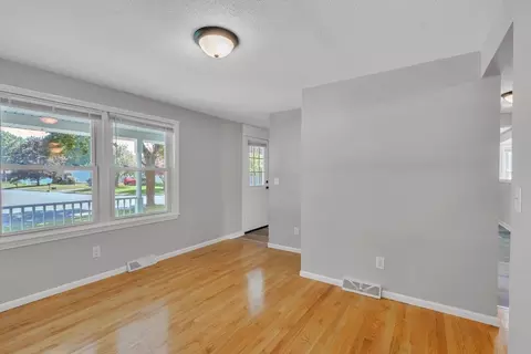 52 Bairdcrest Rd, Springfield, MA 01118 photo 9