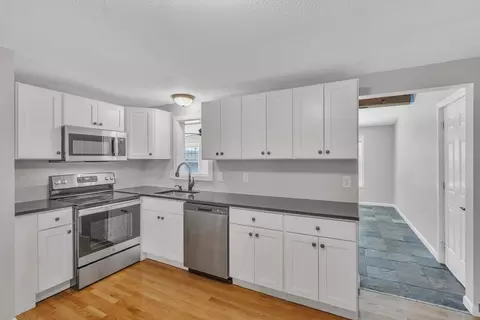 52 Bairdcrest Rd, Springfield, MA 01118 photo 10