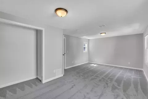 52 Bairdcrest Rd, Springfield, MA 01118 photo 17