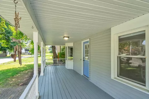 52 Bairdcrest Rd, Springfield, MA 01118 photo 4