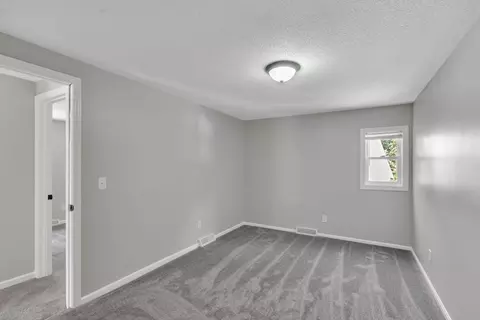52 Bairdcrest Rd, Springfield, MA 01118 photo 16