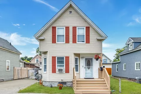 25 Campaw St, Lowell, MA 01850
