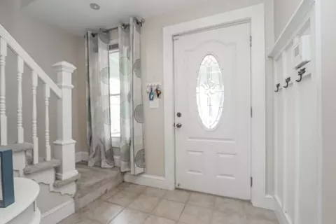 35 Bruce St, Springfield, MA 01109 photo 15