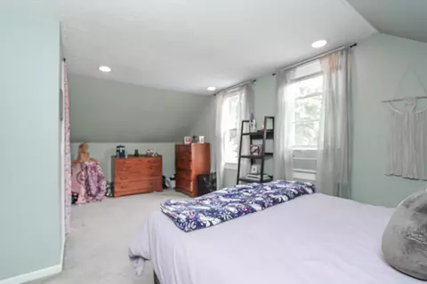 35 Bruce St, Springfield, MA 01109 photo 18