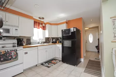 35 Bruce St, Springfield, MA 01109 photo 10