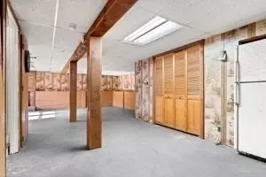 Entry Way - 8 Bedard Ave, Derry, NH 03038 photo 5 of 6