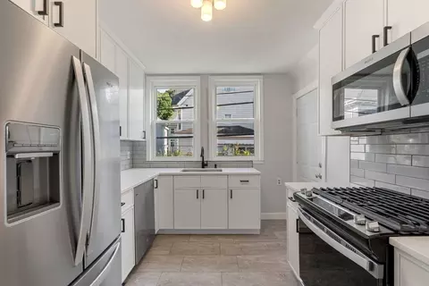 2 Denvir St # -4, Boston, MA 02124