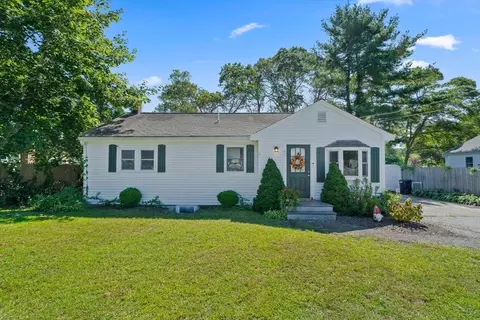 92 Martin St, Wareham, MA 02532