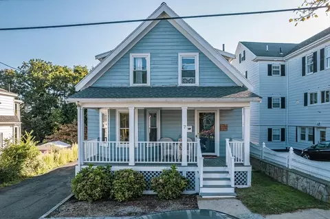 7 Adams St, Salem, MA 01970