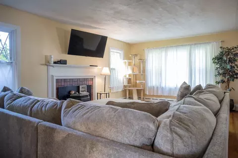 587 Granby Rd, Chicopee, MA 01013 photo 10