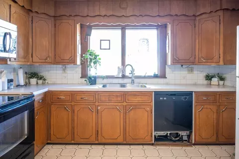 587 Granby Rd, Chicopee, MA 01013 photo 15