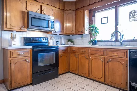 587 Granby Rd, Chicopee, MA 01013 photo 14