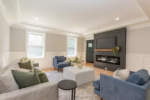 53 Page Rd, Bedford, MA 01730