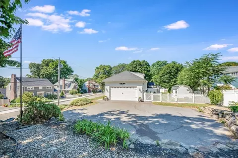 Exterior - 15 Parkview Rd, Reading, MA 01867 photo 3 of 9
