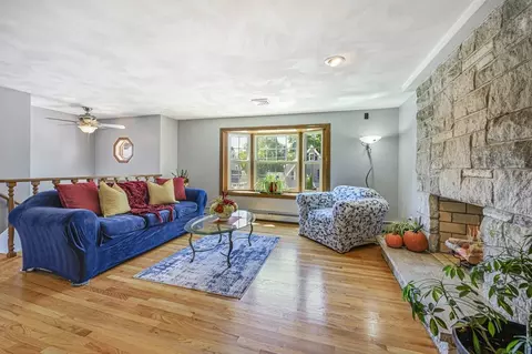 Living - 15 Parkview Rd, Reading, MA 01867 photo 2 of 7