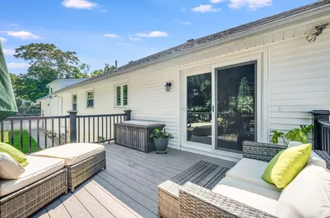 Exterior - 15 Parkview Rd, Reading, MA 01867 photo 6 of 9