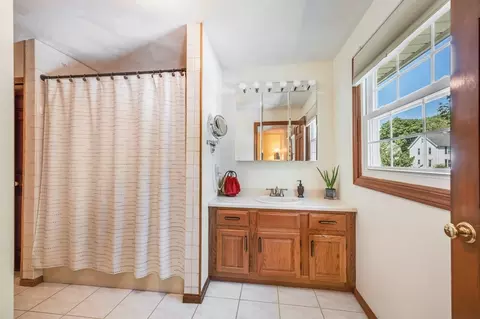 Bath - 15 Parkview Rd, Reading, MA 01867 photo 1 of 2
