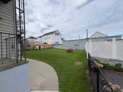 Exterior - 25 Crawford St, Fall River, MA 02724 photo 4 of 4