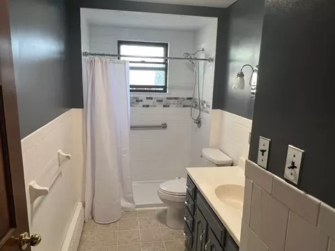 Bath - 25 Crawford St, Fall River, MA 02724 photo 2 of 2