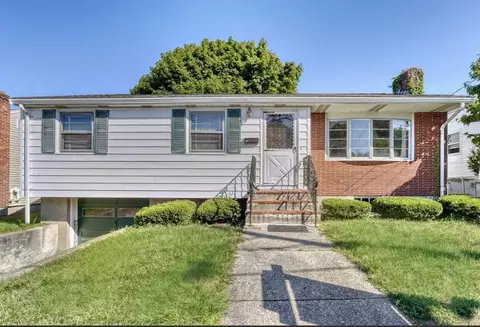 28 Cleveland Rd, Watertown, MA 02472