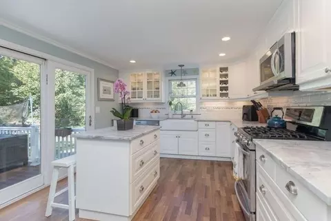 20 Bayberry Rd, Danvers, MA 01923 photo 2