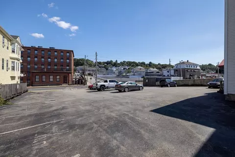 1556 N Main St #10, Fall River, MA 02720 photo 4