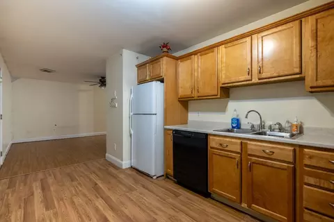 1556 N Main St #10, Fall River, MA 02720 photo 9