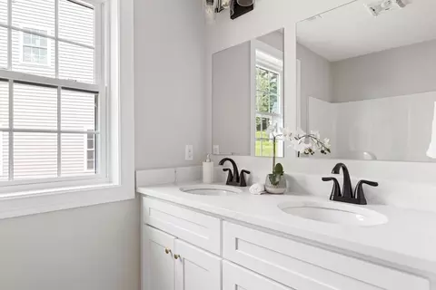 Bath - 71 Upland St, Worcester, MA 01607 photo 1 of 2