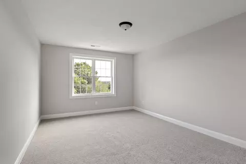 Bedroom - 71 Upland St, Worcester, MA 01607 photo 3 of 4