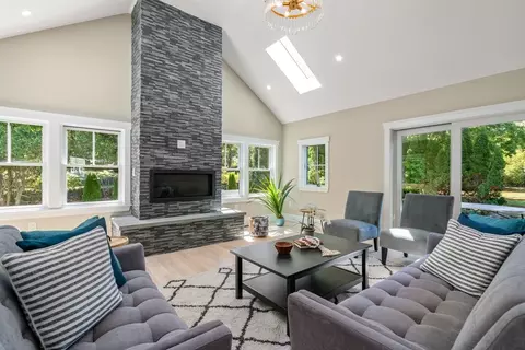 10 Robinson Rd, Medford, MA 02155