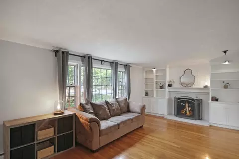20 Central St, Acton, MA 01720 photo 4