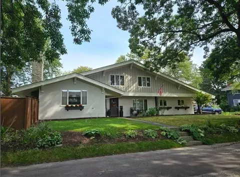 356 Albany St, Fall River, MA 02720 photo 3