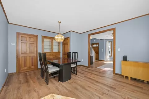 26 Centre St, Winthrop, MA 02152 photo 4