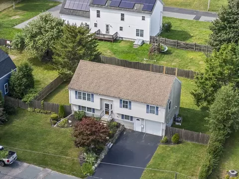 72 Ames Rd, Brockton, MA 02302