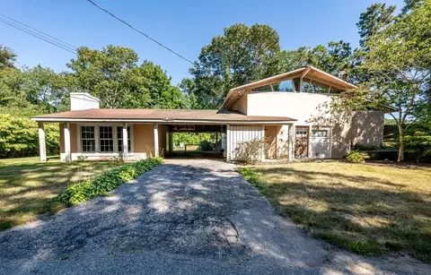 200 Oak Neck Rd, Barnstable, MA 02601