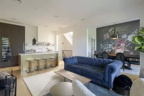 537 Massachusetts Ave #4, Boston, MA 02118