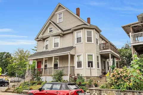 81 Penfield St #81, Boston, MA 02131