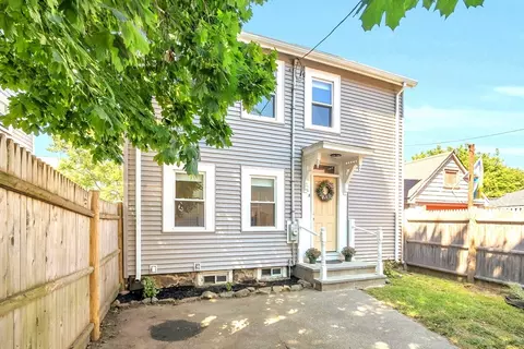 8 Allen St #3, Salem, MA 01970