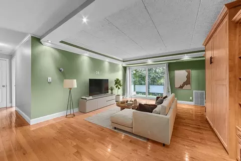 57 Broadlawn Pk #21A, Chestnut Hill, MA 02467