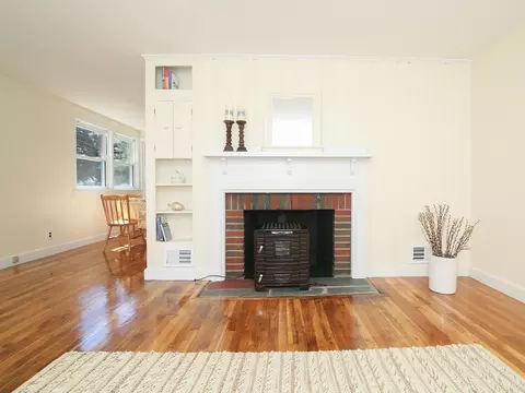 51 Edgewater Dr, Framingham, MA 01702 photo 6