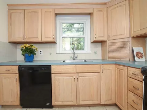 51 Edgewater Dr, Framingham, MA 01702 photo 13