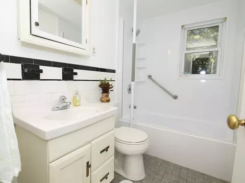 51 Edgewater Dr, Framingham, MA 01702 photo 21