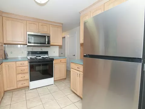 51 Edgewater Dr, Framingham, MA 01702 photo 12