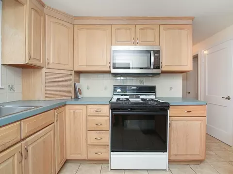 51 Edgewater Dr, Framingham, MA 01702 photo 16