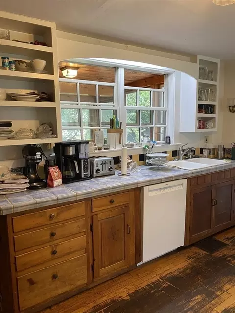 20 Mcclellan St, Amherst, MA 01002 photo 6