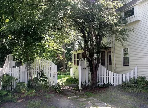 20 Mcclellan St, Amherst, MA 01002 photo 3