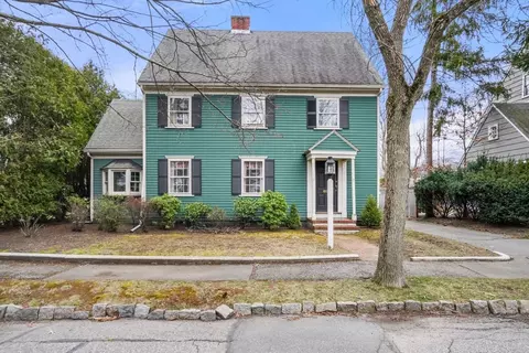 17 Mckinnon Ave, Milton, MA 02186